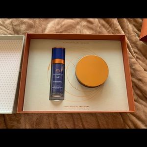Augustinus Bader the rich cream and body cream set